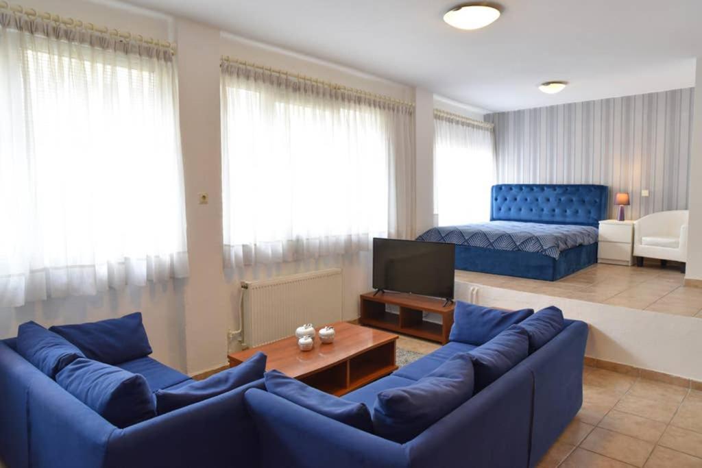 A Modern Bright Studio In The Center Of קסטוריה מראה חיצוני תמונה